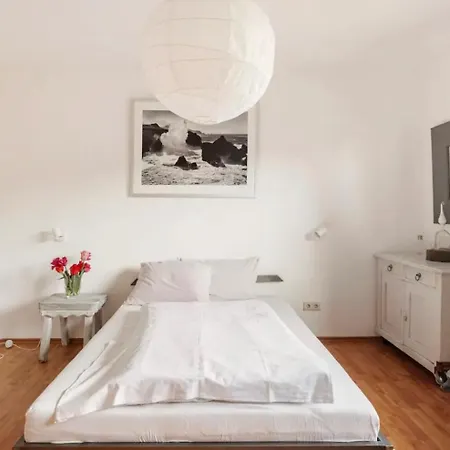 Helle - Angebunden - Duesseldorf Appartement Kaarst