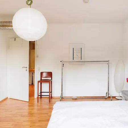 Helle - Angebunden - Duesseldorf Appartement *