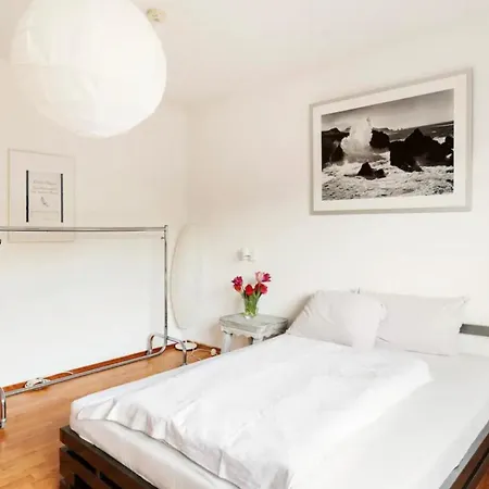 Helle - Angebunden - Duesseldorf Appartement Kaarst