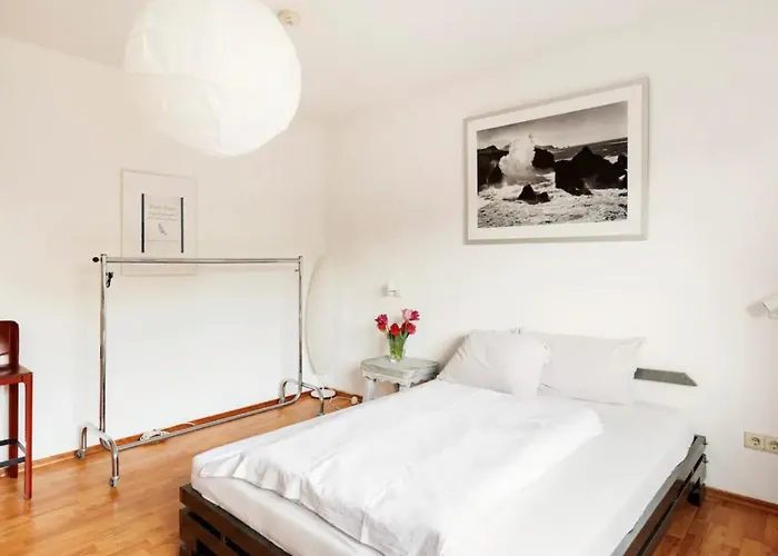 Helle - Angebunden - Duesseldorf Appartement Kaarst